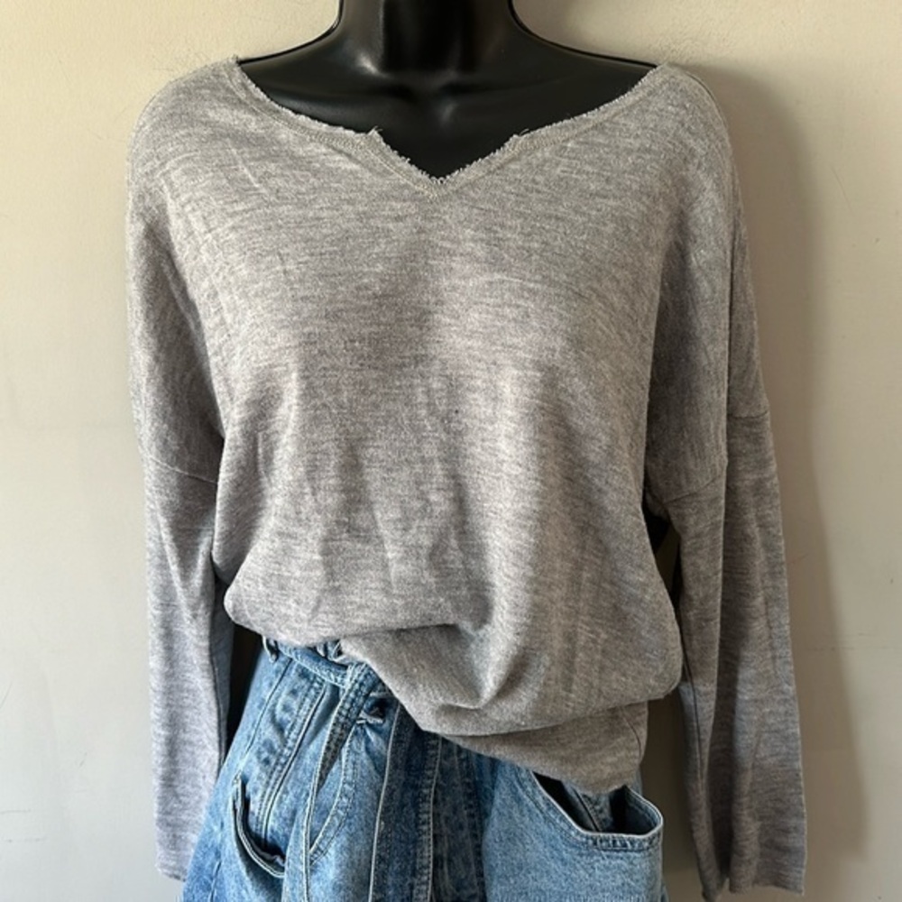 Pink Martini - Olive Sweater grey size medium